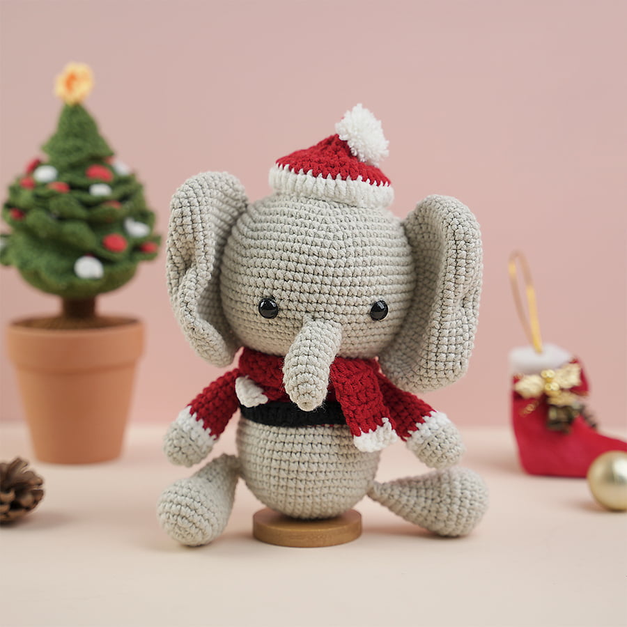 Grey Elephant Wearing Noel Hat Crochet Pattern 