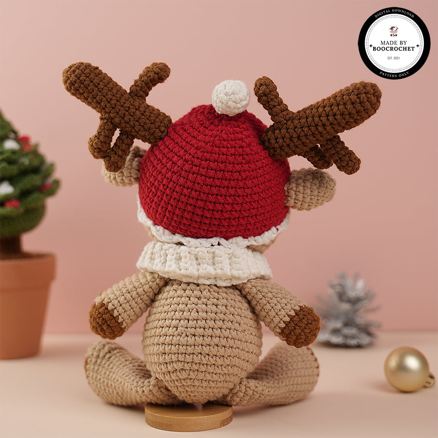 Reindeer With White Scarf Crochet Patterns