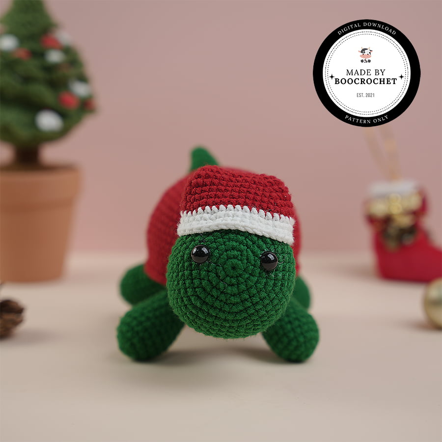 Turtle Wearing Noel Hat Crochet Pattern